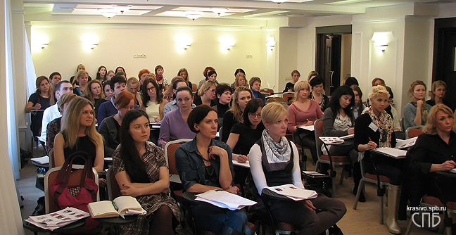 В Санкт-Петербурге 19-21 апреля 2012 года Константин Богомолов провел трехдневный семинар Мода XXI века: все стили и направления