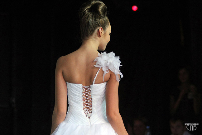 Model star livista show 2012: красавицы в ослепительных свадебных нарядах Модного Дома CATALINA.